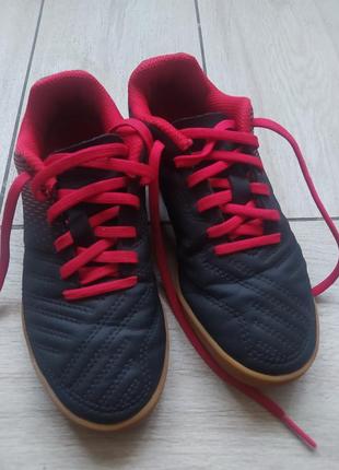 Футзалки, сороконіжки, взуття для футболу