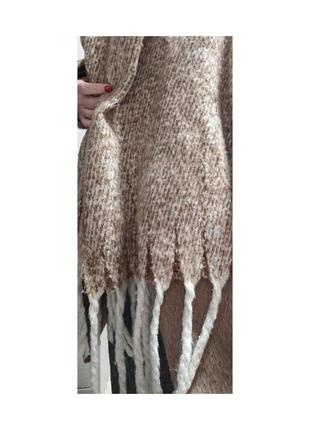 Теплящий шарф палантин