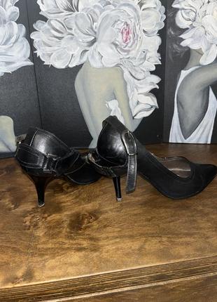 Туфлі на середніх підборах, шкіряні