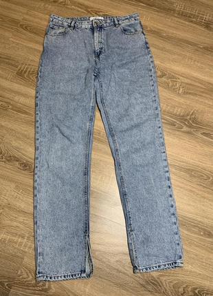 Джинсы reserved с разрезами внизу