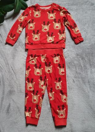 Классная новогодняя пижамка в оленях на 3 и 6лет!