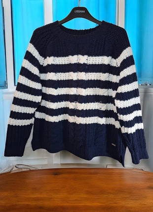 Женский свитер в идеальном состоянии