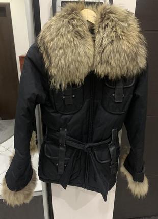 Куртка с енотом натуральный мех 42-44 размер черна