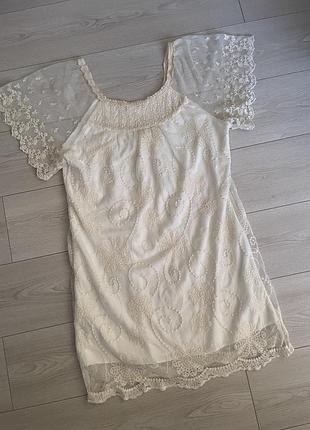 Невероятное кружевное платье молочного цвета