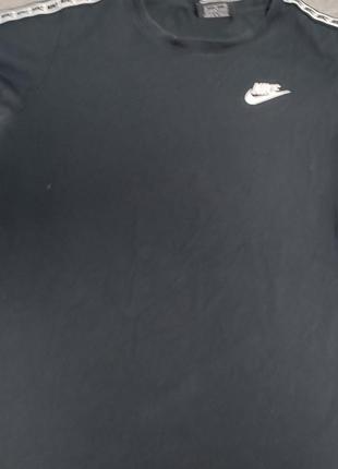 Футболка nike на лампасах