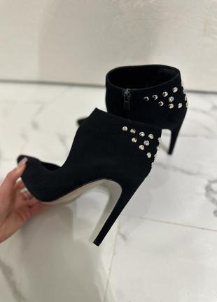 Чорні замшеві підбори