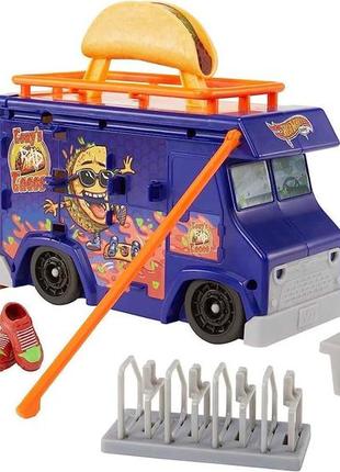 Hot wheels скейт фургон с тако hmk00 skate taco truck play case