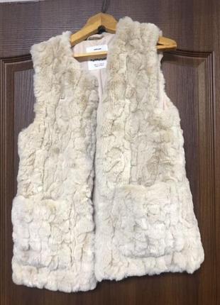 Эко-меховая жилетка