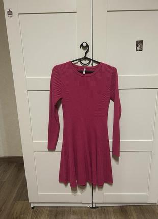 Рожева тепла сукня плаття тепле