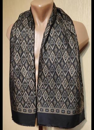 Стильный двусторонний мужской шарф.