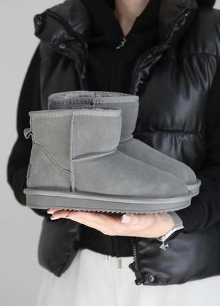 Жіночі чорні короткі уггі ugg, жіночі зимові уггі ugg mini, жіночі теплі міні уггі на платформі
