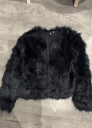 Черная шубка h&m