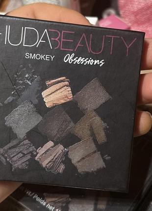 Палетка huda beauty