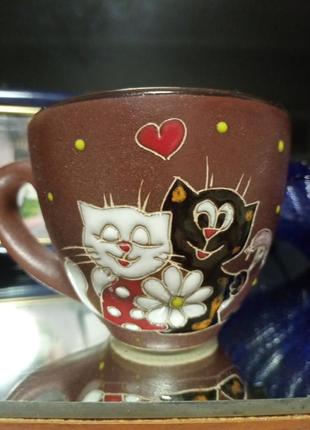 Чашки из глины с котами