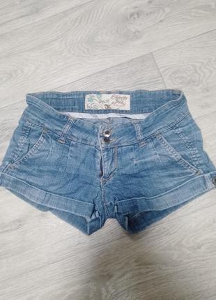 Шорты женские