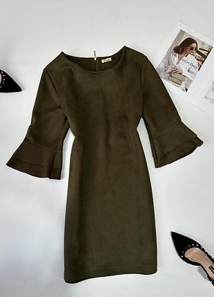 Теплое качественное платье цвета хаки из красивой ткани