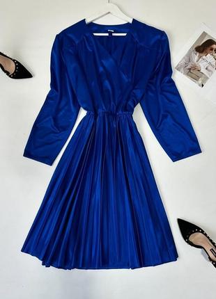 Цікава сукня з низом пліссе