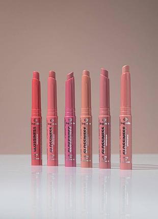 Помада - бальзам для губ