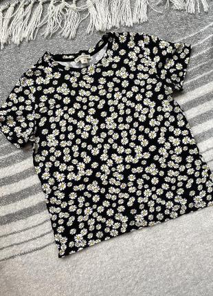 Футболка жіноча oversized з квітковим принтом ромашками