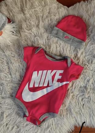 Боди и шапочка от nike