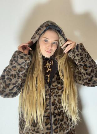 Шуба цвет: чорний, беж і білий
і тренд цього сезону леопард