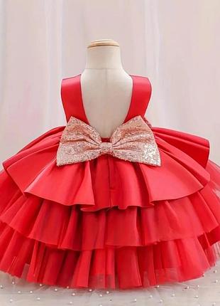 Красное праздничное платье
