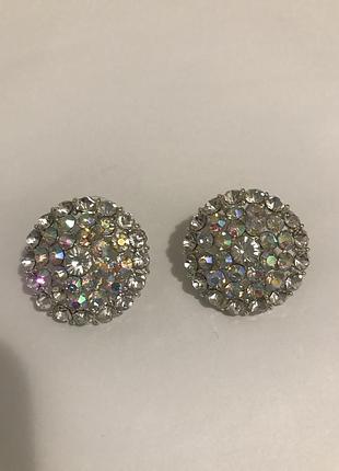 Серьги гвоздики со стразами