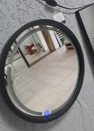 Зеркало с подсветкой и сенсорной кнопкой, круглое.