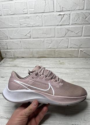 Круті бігові кросівки nike zoom pegasus 38