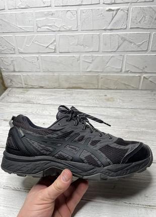 Крутые кроссовки asics gel fujitrabuco gore-tex