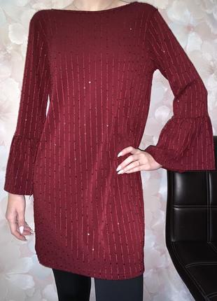 Праздничное платье с пайетками