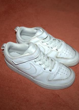 Кроссовки фирмы nike 34 размера по стельке 22 см.