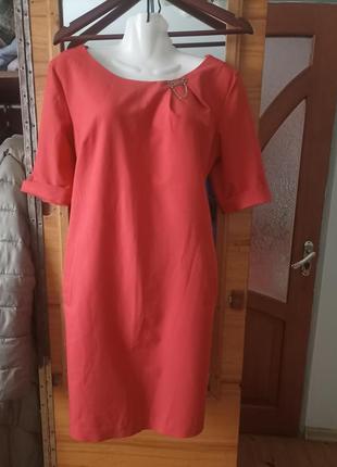 Коралловое платье