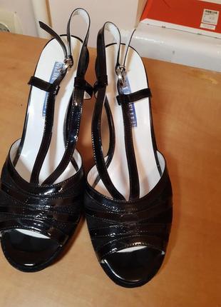 Босоніжки італія