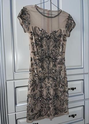 Вечернее платье с пайетками