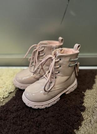 Черевички лакові