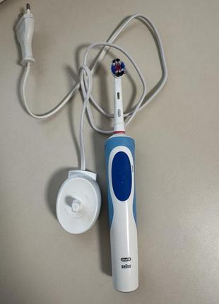 Зубна електрична щітка braun oral b
