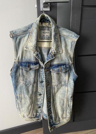 Джинсова жилетка pull & bear