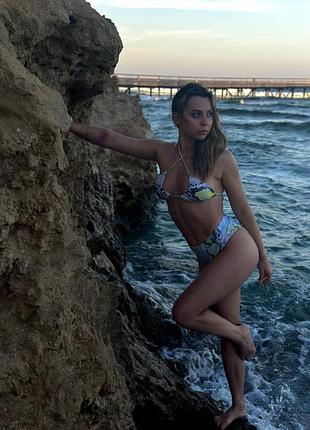 Купальник с принтом змея (тренд 2025 г)