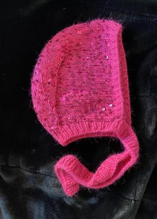 Розкішний чепчик фуксія з рясною пайєткою вязаний чепчик