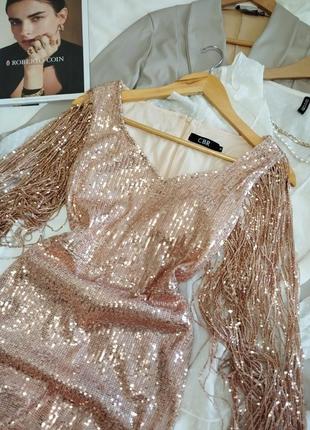 Роскошное платье с пайетками cbr