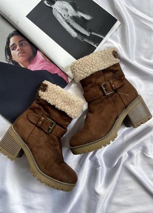 Зимние ботинки шоколадного цвета