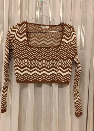 Трендовый укороченный свитер stradivarius