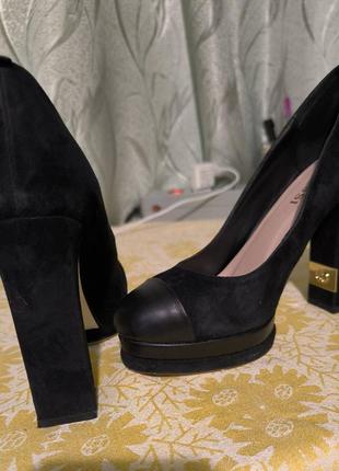 Замшевые туфли