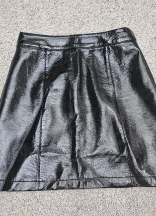 Мини юбка лаковая кожа topshop xs-s