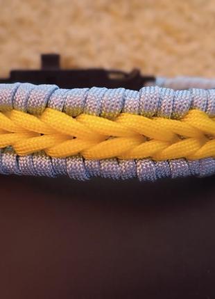 Патриотический браслет из паракорда желто-голубой свисток кресал компас фонарик нож