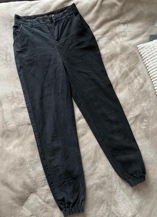 Модные черные джинсы на ризинках - плотный джинс