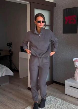 Трендовий флісовий жіночий костюм зимовий комплект світшот і штани вільного крою