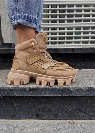 Женские кроссовки