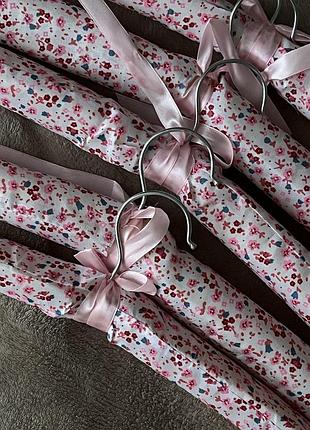 Шикарные мягкие вешалки